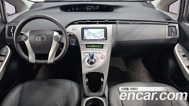 Toyota Prius — interior