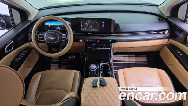 Kia Carnival — interior
