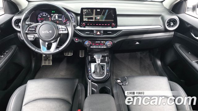 Kia K3 — interior