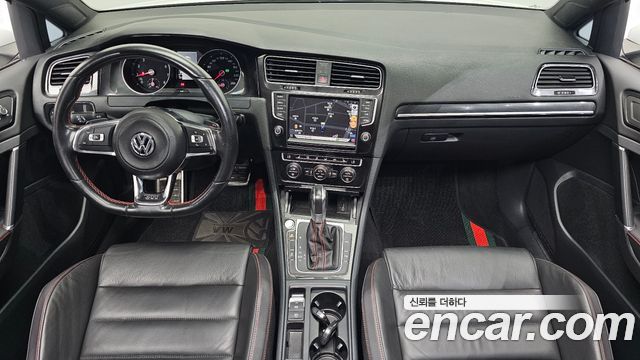 Volkswagen Golf — interior