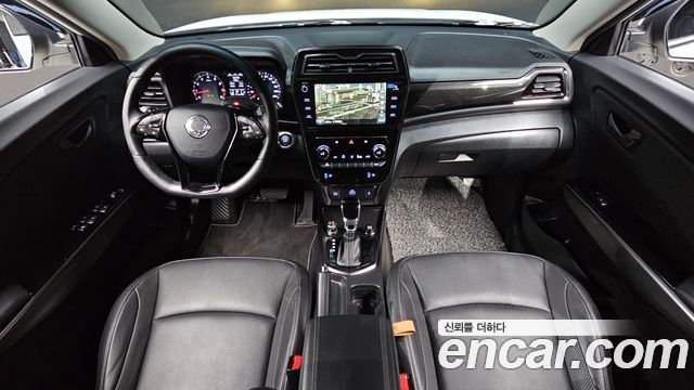 KG Mobility Tivoli — interior