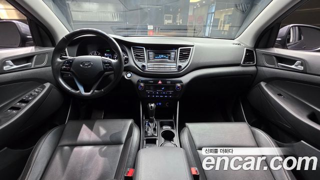 Hyundai Tucson — interior