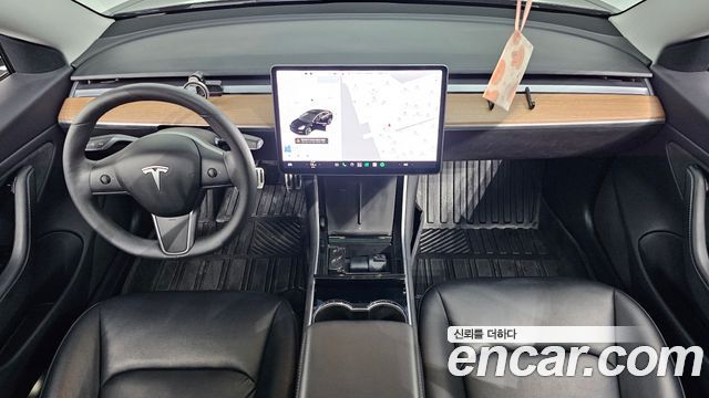 Tesla Model 3 — interior