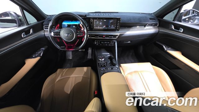 Kia K5 — interior