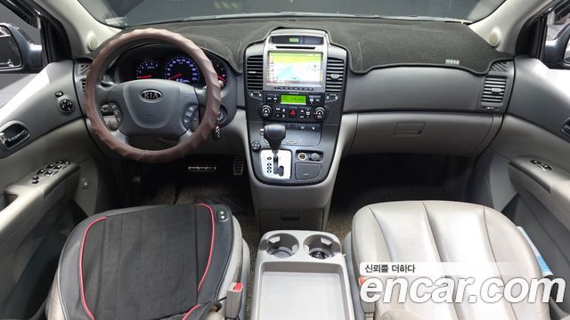 Kia Carnival — interior