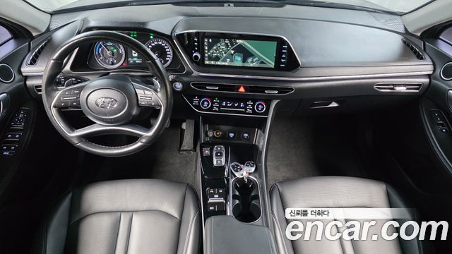 Hyundai Sonata — interior