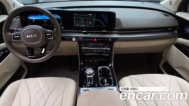 Kia Carnival — interior