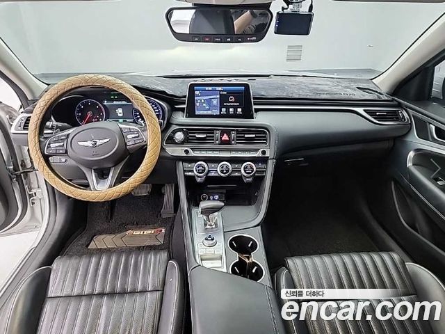 Genesis G70 — interior