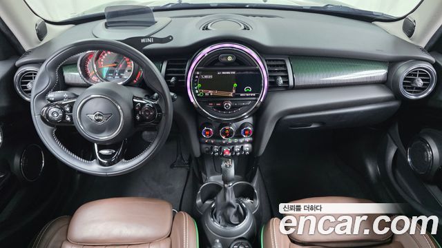 MINI Cooper — interior