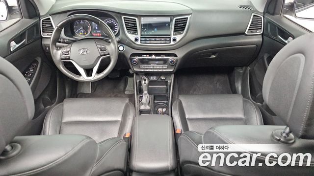 Hyundai Tucson — interior