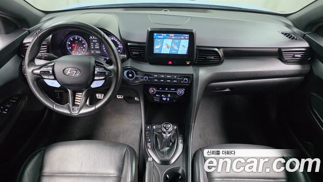 Hyundai Veloster — interior