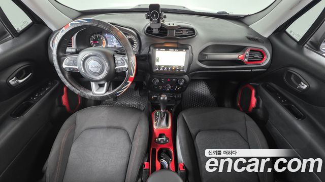 Jeep Renegade — interior