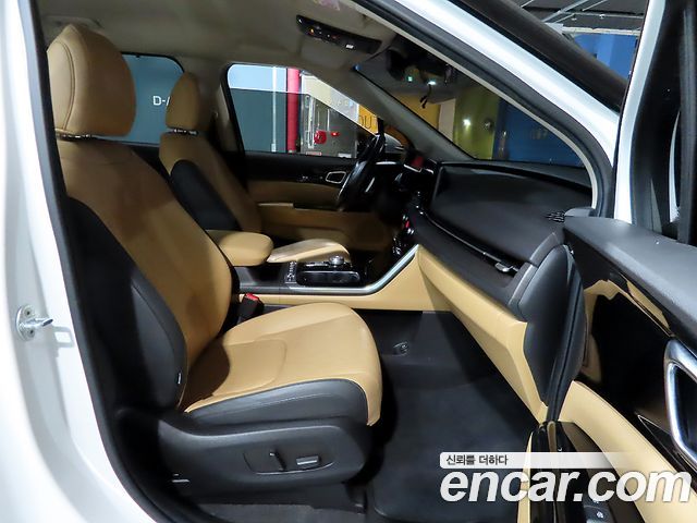 Kia Carnival — interior