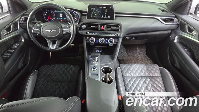 Genesis G70 — interior