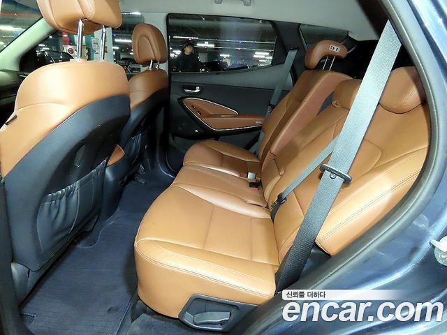 Hyundai Santa Fe — interior