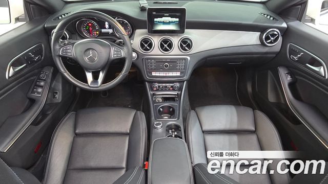 Mercedes-Benz CLA-Class — interior
