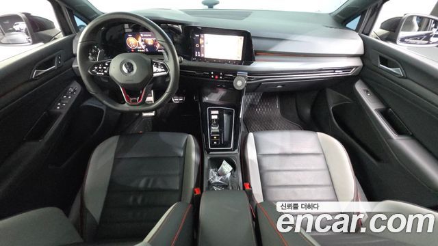 Volkswagen Golf — interior