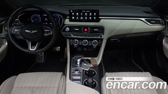 Genesis G70 — interior