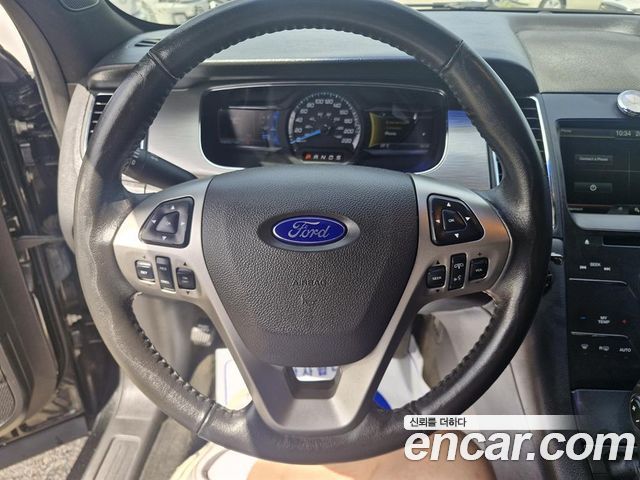 Ford Taurus — interior