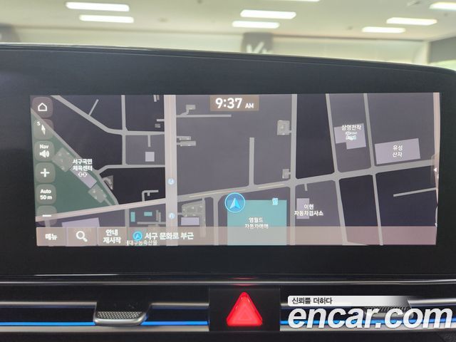 Hyundai Avante — interior