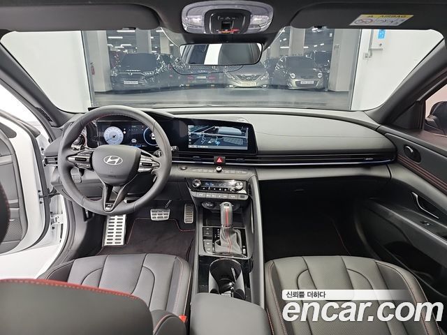 Hyundai Avante — interior