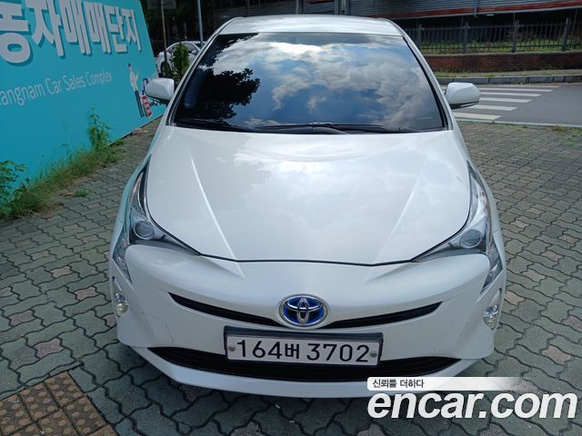Toyota Prius — exterior