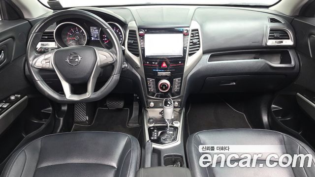 KG Mobility Tivoli — interior