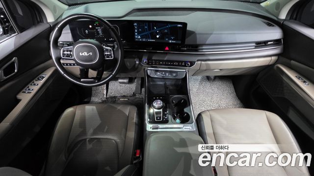 Kia Carnival — interior