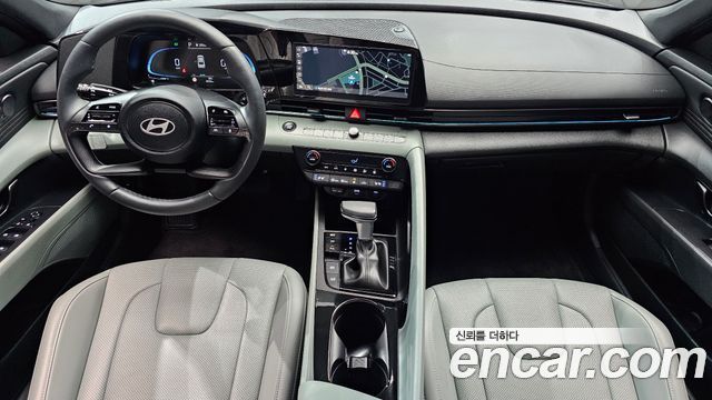 Hyundai Avante — interior