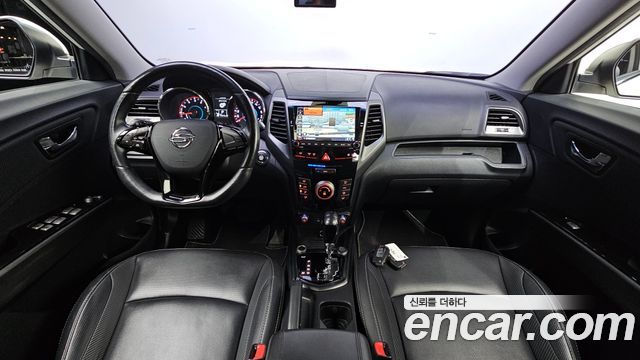 KG Mobility Tivoli — interior