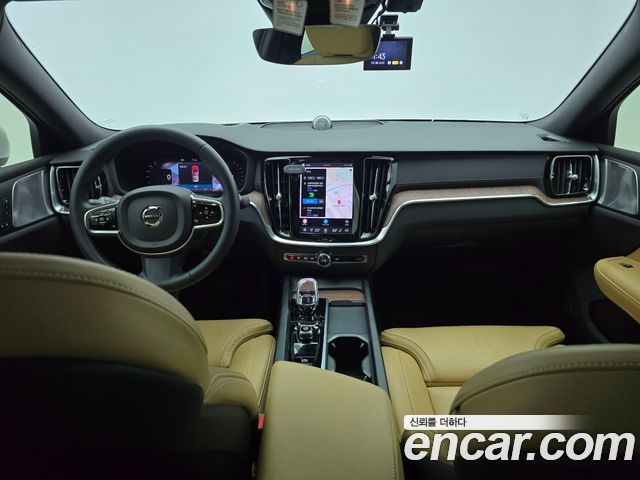 Volvo S60 — interior