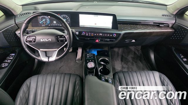 Kia K8 — interior