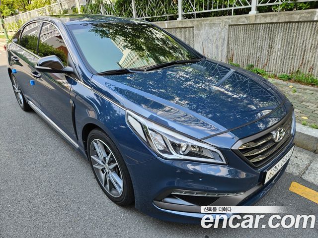 Hyundai Sonata — interior