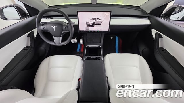 Tesla Model Y — interior