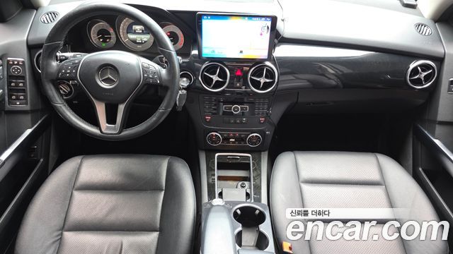 Mercedes-Benz GLK-Class — interior