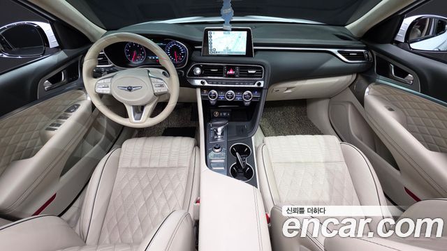 Genesis G70 — interior
