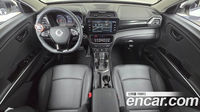 KG Mobility Tivoli — interior