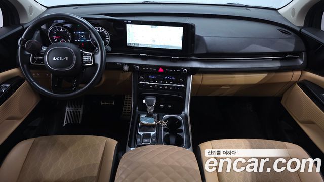 Kia Carnival — interior
