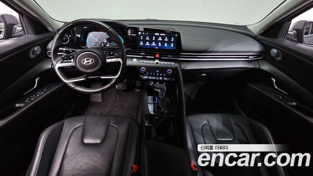 Hyundai Avante — interior