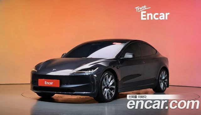 Tesla Model 3 — exterior