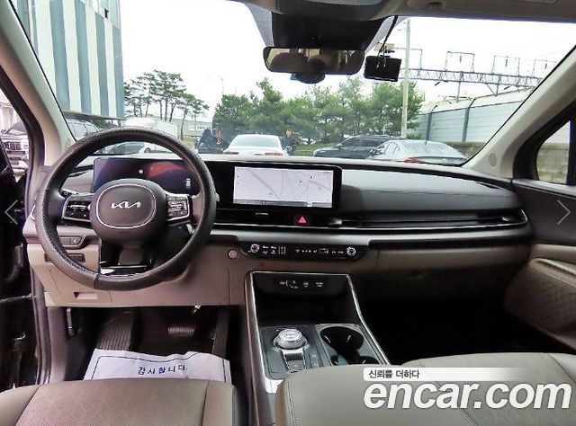 Kia Carnival — interior