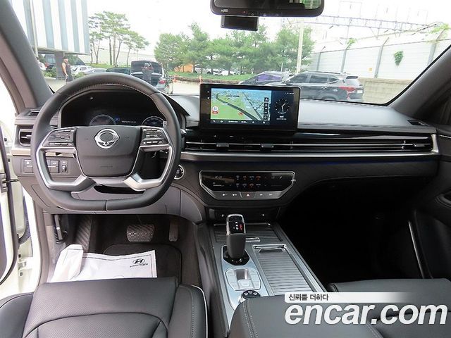 KG Mobility Rexton — interior