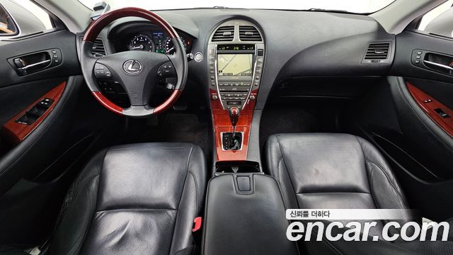Lexus ES — interior