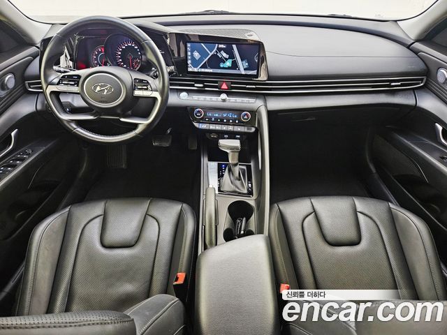 Hyundai Avante — interior