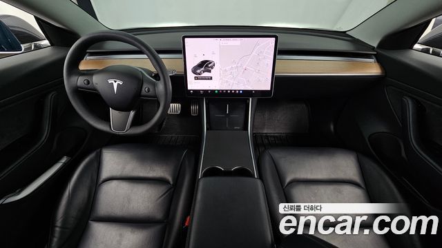 Tesla Model 3 — interior