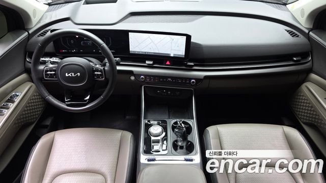 Kia Carnival — interior