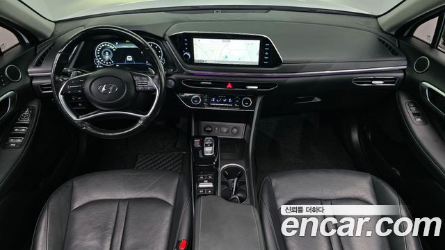 Hyundai Sonata — interior