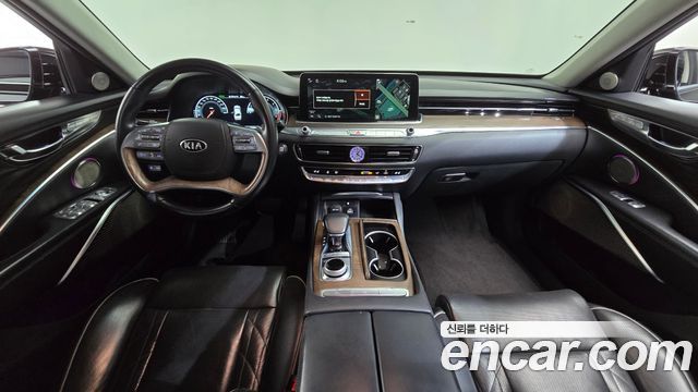 Kia K9 — interior