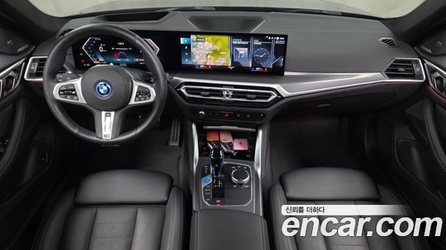 BMW i4 — interior