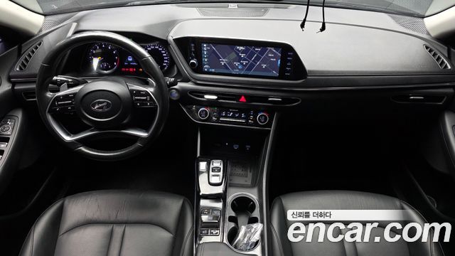 Hyundai Sonata — interior